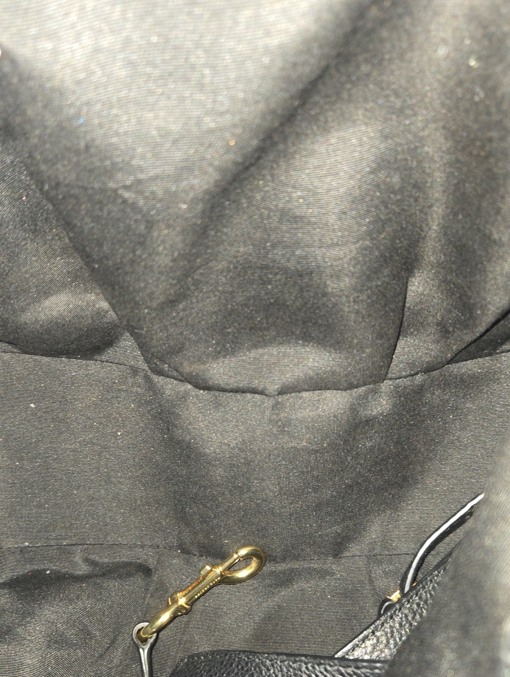 Marc Jacobs Black Pebbled Leather Shoulder Bag with Gold Hardware - Picture 11 of 13